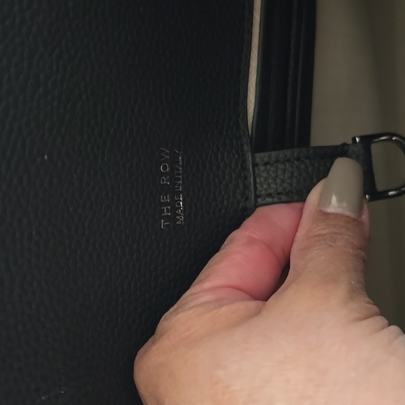 HANDBAGS - Picture 5 of 7